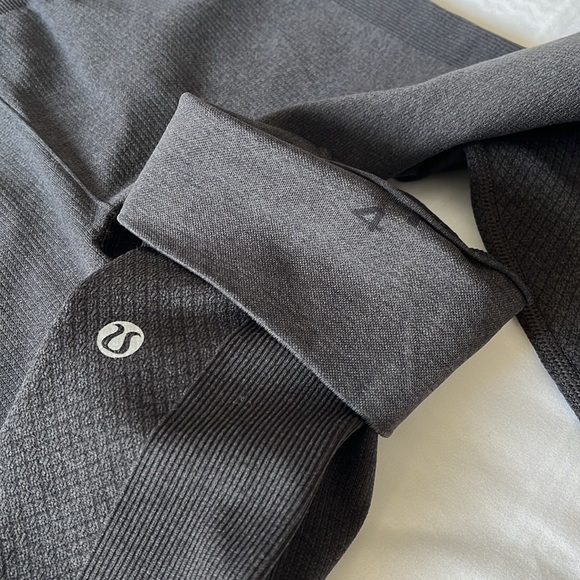 NEW Lululemon Seamlessly Street Crop Leggings in Black size 4 - Picture 11 of 12